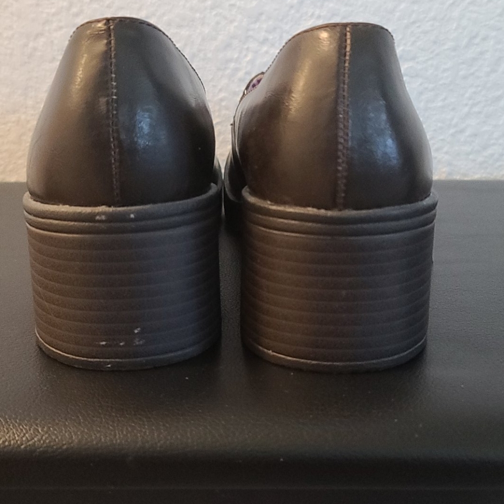 Girls shoes